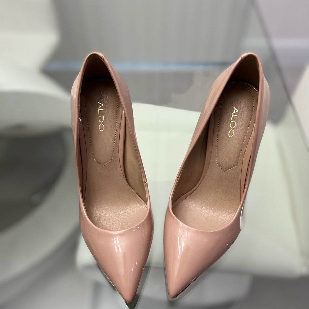 Aldo heel!!!!
